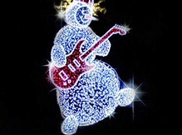 снеговик-музыкант