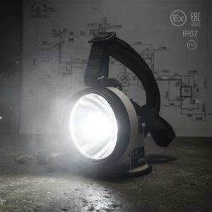 Ручная взрывозащищённая фара «Экотон-3» (ФР-ВС) с маркировкой 0ExiaIICT6GaX, IP67, 13 часов работы — для МЧС, нефтяников, шахтёров и работ в цистернах.